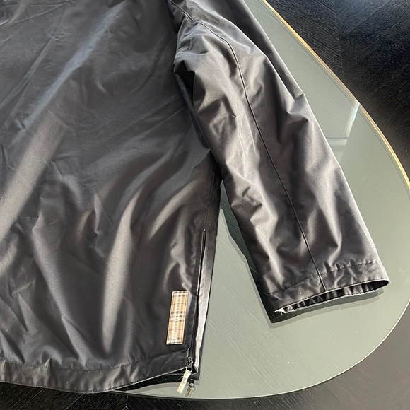 Authentic Vintage Burberry Black Jacket - Picture 8 of 12